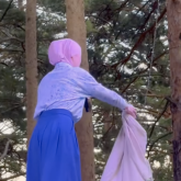 «Жамылғыны жерге лақтыра салдым»: Мөлдір Әуелбекованың жаңа видеосы қызу талқыға түсті (ВИДЕО)