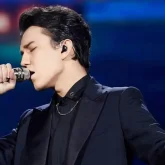 Димаш Құдайберген Сингапурдағы қайырымдылық концертінде өнер көрсетті