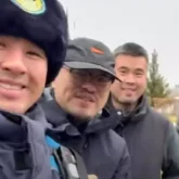 «Бәрімен қазақ тілінде амандасамын»: 5 тіл білетін полиглот полицей көпшілікті таңғалдырды (ВИДЕО)