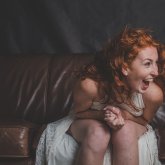 «Барлығын лақтырыңыздар»: Психолог шалбар киетін әйел күйеуін жоғалтып тынатынын айтты