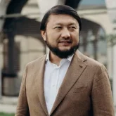 «Арамызда ата мен балаға тән байланыс болды»: Мұхамеджан Тазабек Қонаевты еске алды (ВИДЕО)