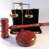 Өскеменде актриса театр директорын сотқа берді