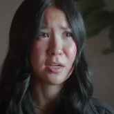 «Анам іздеп келгенше, сатып жіберген»: Шетелдіктер асырап алған қазақ қызы мұңын айтты