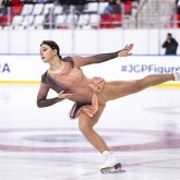 Қазақстандық мәнерлеп сырғанаушы халықаралық жарыста топ жарды