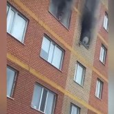 Ақсайда екі бала үйдің 4-қабатынан секіріп кеткен (ВИДЕО)