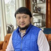 «3 баласы бар жесір әйелмен кездесіп жүрмін»: Мұхамеджан Тазабек бос сөзге нүкте қойды