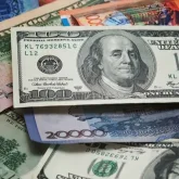 Теңге құлдырап, доллар күрт қымбаттады: Ұлттық банк бұл мәселені қалай шешпек?