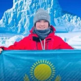 «Ерекше оқиға болды»: Қазақ қызы Антарктиданы жүзіп өтті