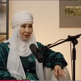 "Каблуктың астындағы еркекті көрген бала қандай болады?": Айнұр Жүгінісова әйелдерге ақыл айтты