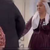 «Қанша ашуланса да баласы ғой»: Күйеуге шыққан қызын елемей өтіп кеткен әке елден сөз естіді (ВИДЕО)