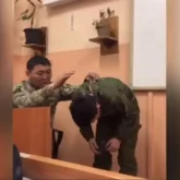 «Жас Ұлан» мектеп-интернатында оқушыға күш қолданған офицер жазаланды (ВИДЕО)