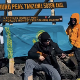 Қазақ жігіті Африканың ең биік тауында «Адай» күйін орындады (ВИДЕО)