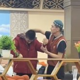 «Текті ұрпақ»: Ерекше баланы тамақтандырған даяшыға көпшілік риза болды (ВИДЕО)