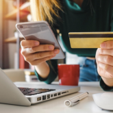 «Ең көп ақпарат беретін банкке бойкот жариялау керек»: Экономист Қазақстандағы әділетсіздікті айтты