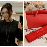 «Ерке үшін өте ұят»: Желі қолданушылары әншіден алған әшекейдің сапасына жаппай шағымдануда (ВИДЕО)