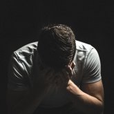 Қайнысы жеңгесінің жатын бөлмесіне кіріп, адам шошырлық әрекетке барған