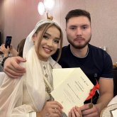 «Алладан бәтеңкенің бауына дейін сұра»: Танымал блогер бай жігітті қалай өзіне қаратқанын айтты (ВИДЕО)