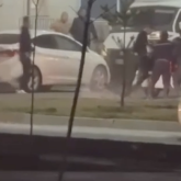 «Көліктің жүк салғышына лақтырды»: Шымкентте тапа-тал түсте ер адамды ұрлап әкетпек болған