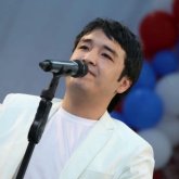 «Дінге бет бұрған»: Әнші Сырым Исабаевтың немен айналысып жүргені белгілі болды (ВИДЕО)