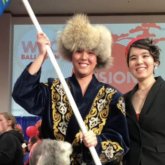 «Туған ата-анасын іздеп жүр»: Шетелдіктер асырап алған тағы бір қазақ баласы елге оралды