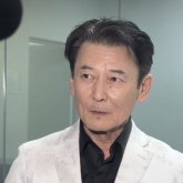 «Екі бөлмелі пәтердің ақшасы кетті»: Қыдырәлі Болманов эстраданы қазақтілді ету үшін барын салғанын айтты