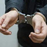 Қарағандыда 60 жастағы ер адам аналармен келісіп, қыздарын сатып алған