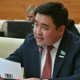 Депутат жастардың жалақысын көтеру керегін айтып, дабыл қақты (ВИДЕО)