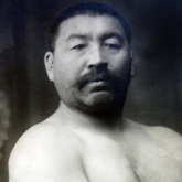 Бүгін күш атасы Қажымұқан Мұңайтпасұлының туған күні (ВИДЕО)