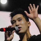 «Семіргеннен даусы шықпай қалған»: Ақтауда өнер көрсеткен Kalifarniya тыңдармандарына жақпай қалды (ВИДЕО)