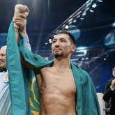 «Мен орта салмақтағы корольмін»: Жәнібек Әлімханұлы «Канелоға» үндеу жасады (ВИДЕО)