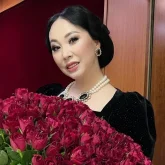 «Адамды күттіру – үлкен мәдениетсіздік»: Қарақат Әбілдина туған күніне келмегендерге ренжіді (ВИДЕО)