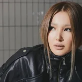 «Бір семья кетті»: Балжан Бидаш Нью-Йорктегі тікұшақ апатынан аман қалғанын айтты (ВИДЕО)