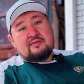 «Тәй-тәй басып, былдырлап жүрген»: Танымал әнші қызының дертіне кімдер кінәлі екенін жайып салды (ВИДЕО)