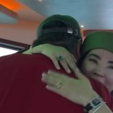 «Менен өткен романтик»: Айгүл Мүкейдің күйеуі теңіздің қақ ортасында тосын сый жасады (ВИДЕО)