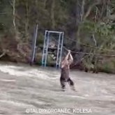 Жетісуда өзенді арқанмен кесіп өтпек болған ер адам суға ағып кетті (ВИДЕО)