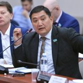 «Халыққа неге нақты мәлімет бермейді»: Депутат Сара Алпысқызына қатысты ақпар талап етті