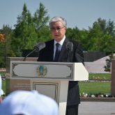 «Миллиондаған адамның тоталитаризм құрбаны болғанын жадымызда сақтау – қастерлі парызымыз» - Тоқаев