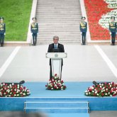 Тоқаев Мемлекеттік ту көтеру рәсіміне қатысты