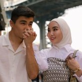 «Әдейі сатып алдық»: Фариза Төреәлі не себепті қайын атасына арзан көлік алғанын айтты