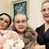 Бір топ әнші Бибігүл Төлегеноваға бағалы ішік сыйлады (ВИДЕО)