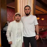 Елдос Сметов Будапештте UFC-дің үздігі Ислам Махачевпен кездесті