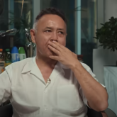 «Жетімдіктің азабын тартқан адам»: Тұрсын Алагөзов сұхбат кезінде жылап қалды (ВИДЕО)