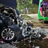 Жантүршігерлік жол апаты: Алматыда жеңіл көлік автобуспен соғысты (ВИДЕО)