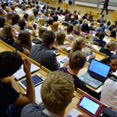 Студент емес, жұмыс істеуге келгендер: мигранттарды тіркеудің айласы әшкереленді