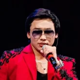 «Құны 990 теңге»: Қайрат Нұртас жеке ән кешін тікелей эфирде ақылы көрсететінін айтты (ВИДЕО)