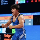 Едіге Емберді Азия чемпионатында қос рекорд орнатып, алтын иеленді