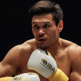 Қос қазақ боксшысы «Канело» - Кроуфорд кардында өнер көрсетеді