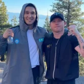 «Мен қазір көтеріліп кеткенмін…»: Қазақ боксшысы «Канелоның» жеке ұшағымен ұшты