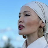 «Шарап ішкенді ұнатамын»: Кәмшат Жолдыбаева ішімдікке көзқарасын айтты (ВИДЕО)