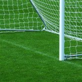 «Миына қан құйылған»: Астанада 6 жасар қыздың үстіне футбол қақпасы құлап кетті